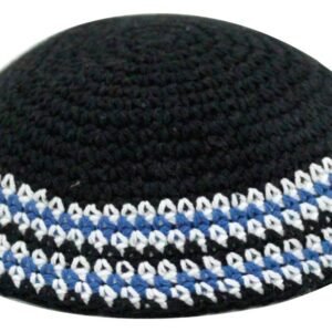 כיפה סרוגה 18 ס"מ שחור מסביב שני פסים שחור וירוק