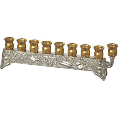 חנוכייה מהודרת בגימור זהב עם סמלי יודאיקה 9X29 ס"מ